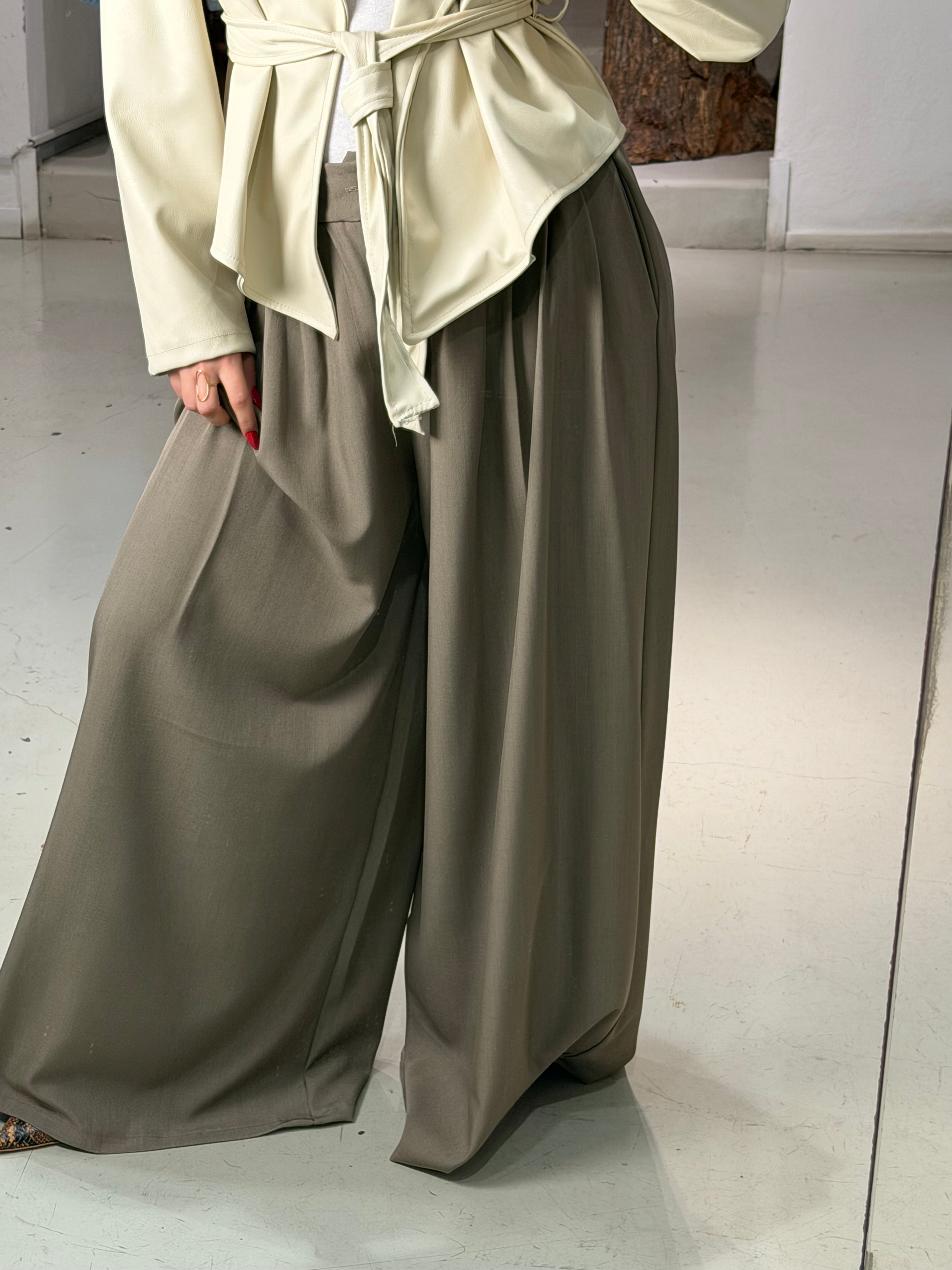 Pantalone over Royal line II sand