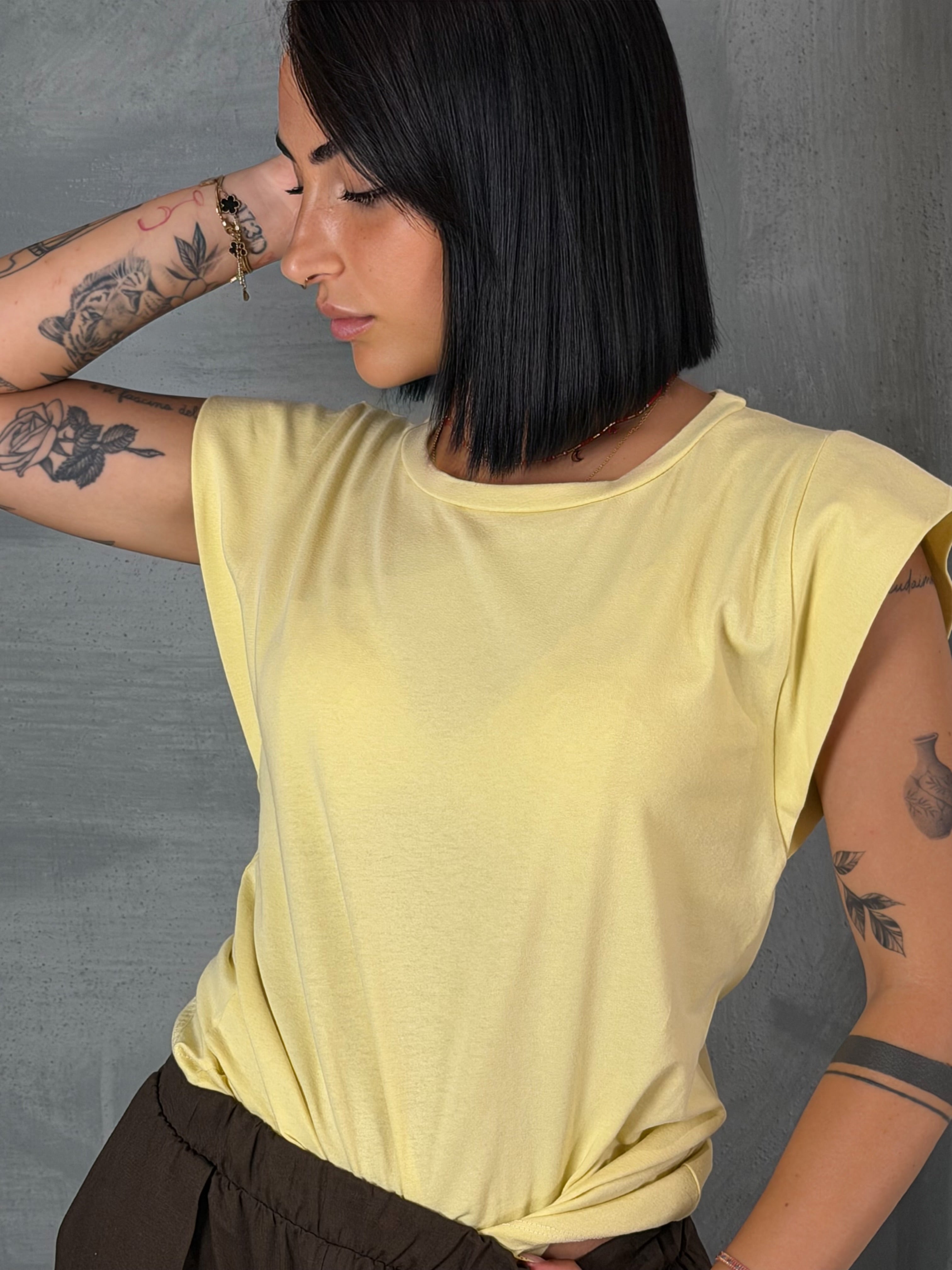 T shirt. VIGO butter